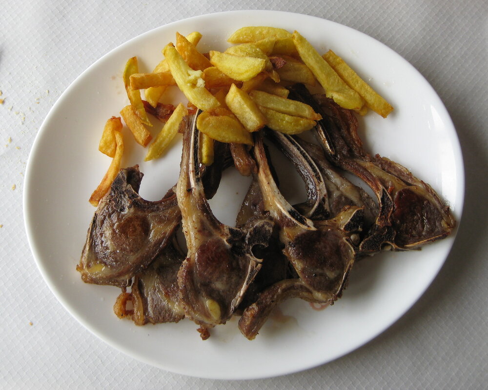 Côtelettes d'agneau grillées